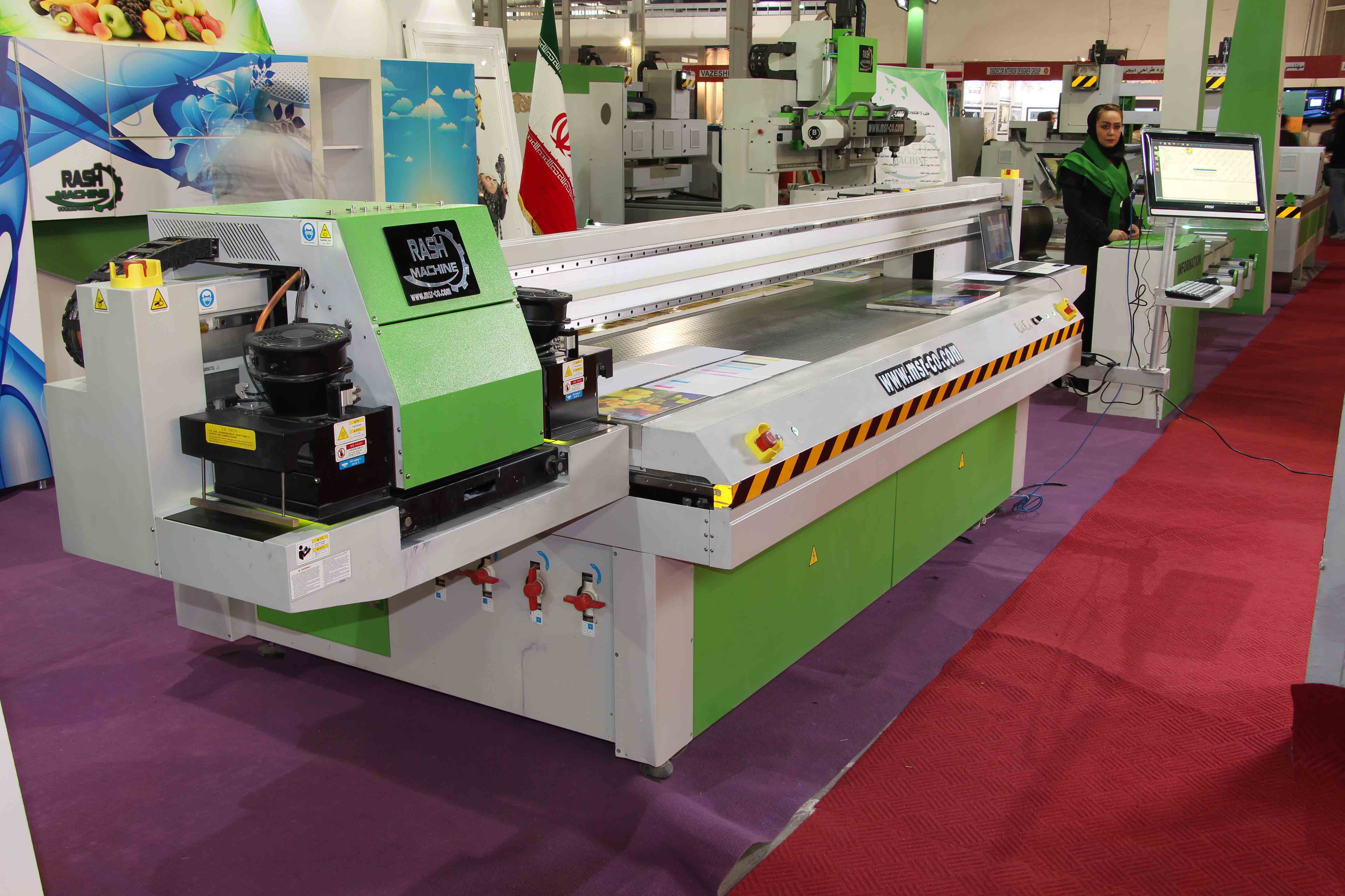 آلات التصنيع باستخدام الحاسب الآلي Pyrynt على شقة 2D الأشياء والطابعات 3D